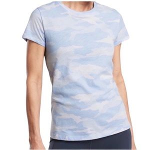 Athleta Daily Organic Short Sleeve T-Shirt Light Blue Camo Size Medium